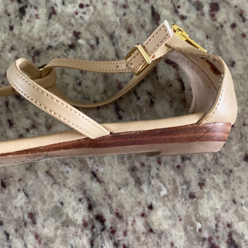 DV Dolce Vita Strapped Sandal size 8 in great condition - Picture 7 of 7